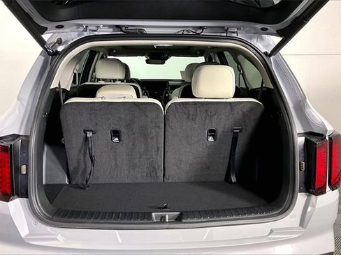 Used 2023 Kia Sorento EX w/ Panoramic Sunroof Package image 31