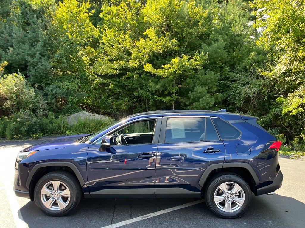 Used 2023 Toyota RAV4 XLE AWD/4WD image 2