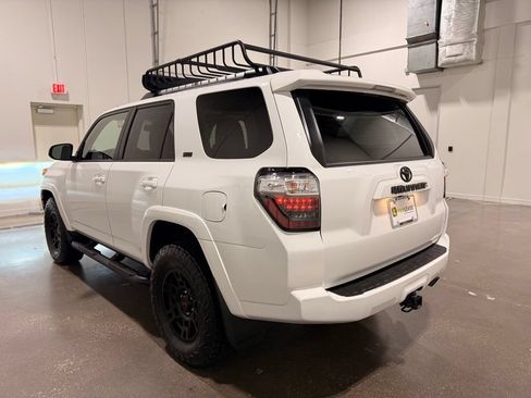 Used 2023 Toyota 4Runner SR5 Premium w/ Moonroof Package AWD/4WD image 7