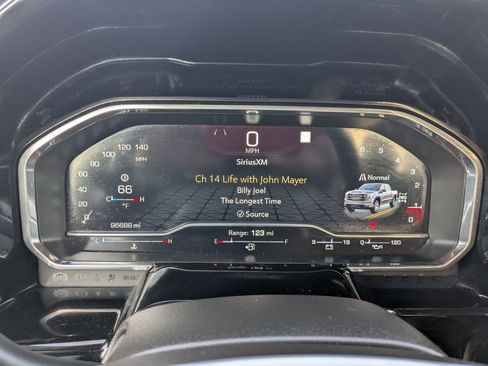 Used 2023 GMC Sierra 1500 SLT image 14