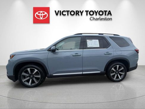 Used 2023 Honda Pilot Touring image 2