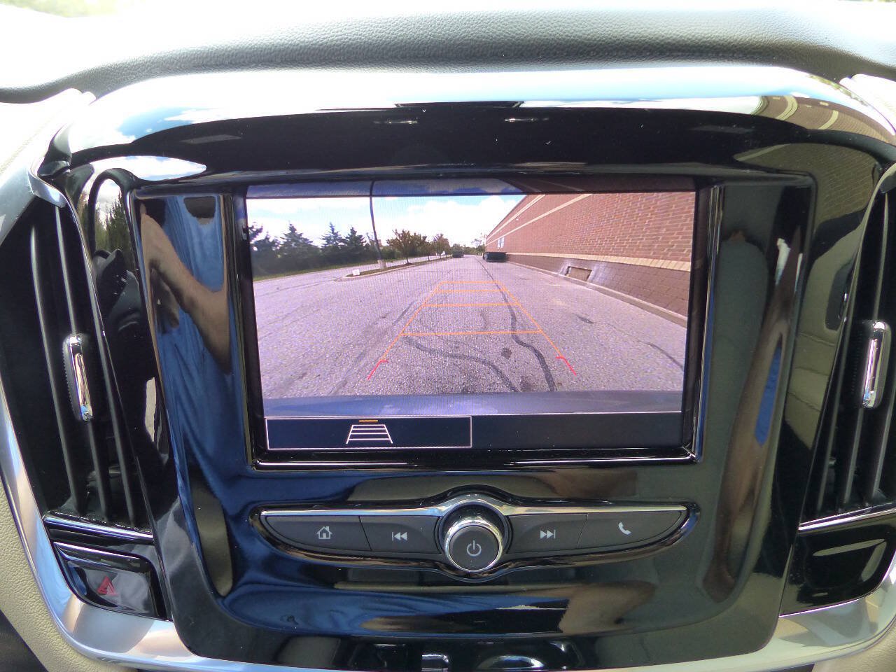 Used 2023 Chevrolet Traverse LS w/ Safety Package FWD image 29