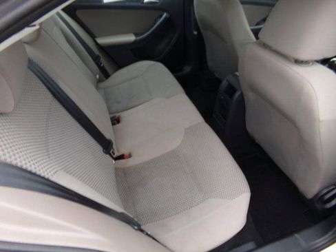 Used 2014 Volkswagen Jetta S image 5