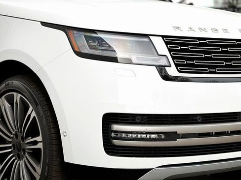 New 2026 Land Rover Range Rover Long Wheelbase SE image 18