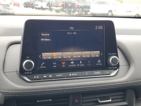Used 2025 Nissan Rogue SV AWD/4WD image 22