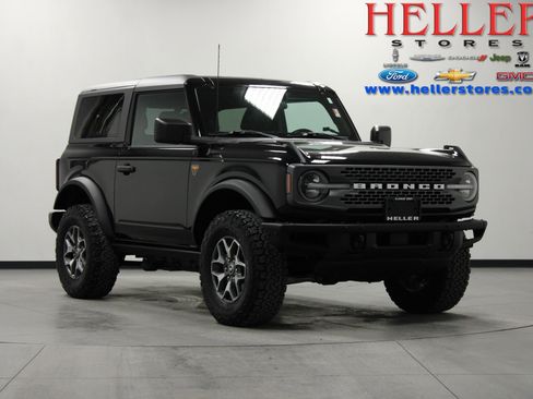Used 2024 Ford Bronco Badlands image 1