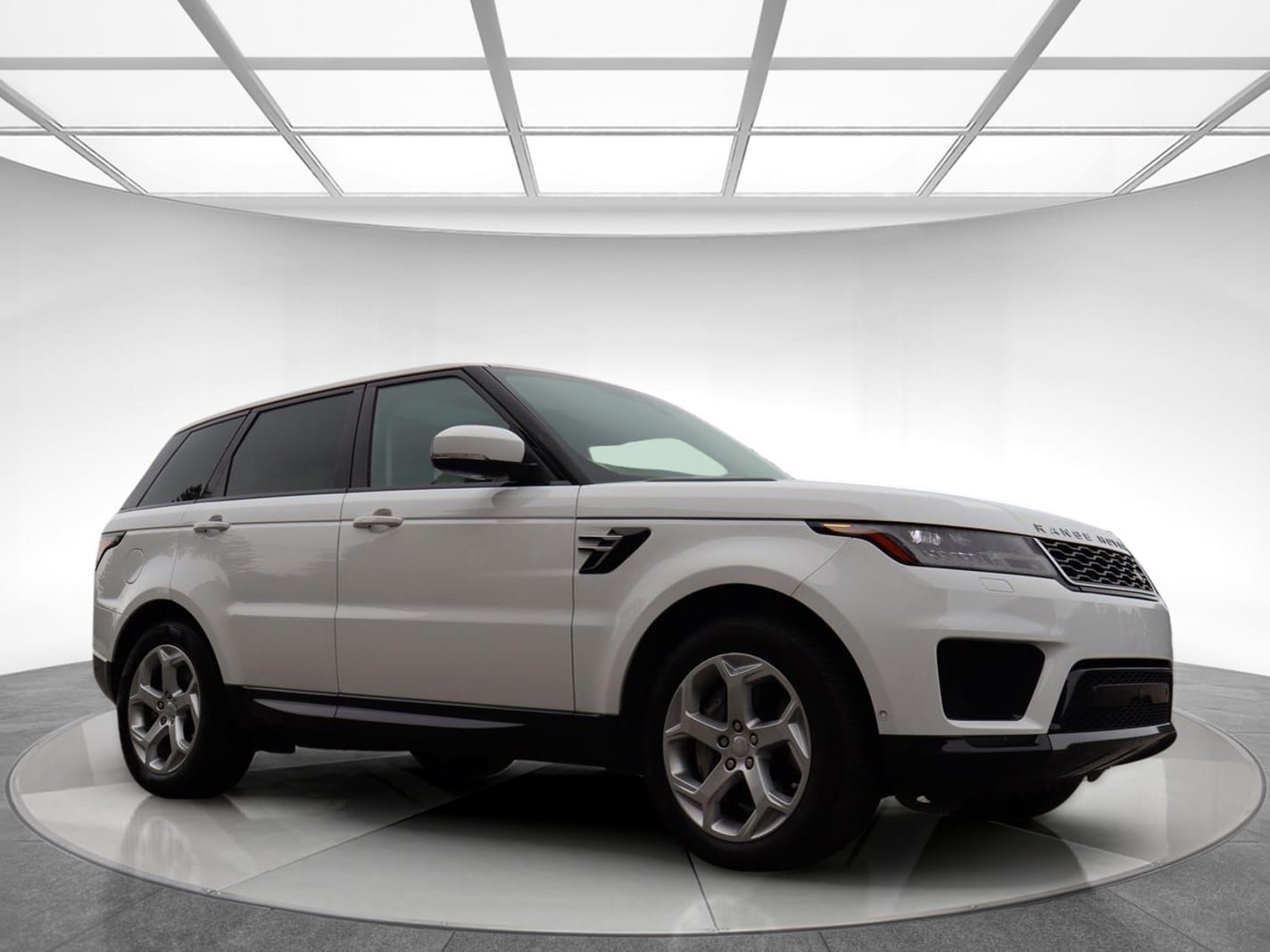 Used 2018 Land Rover Range Rover Sport HSE AWD/4WD image 3