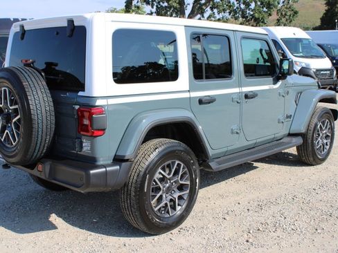 New 2026 Jeep Wrangler Unlimited Sahara w/ Whitecap Package AWD/4WD image 4
