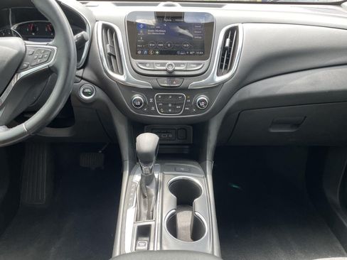 Used 2024 Chevrolet Equinox LT FWD image 22