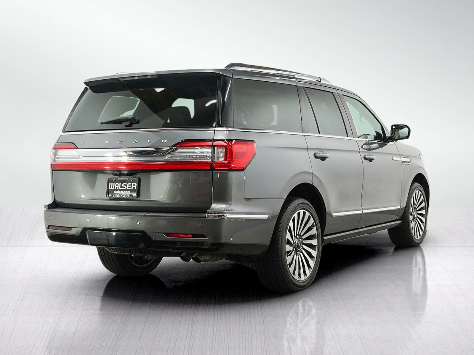 Used 2021 Lincoln Navigator Reserve w/ Luxury Package AWD/4WD image 5
