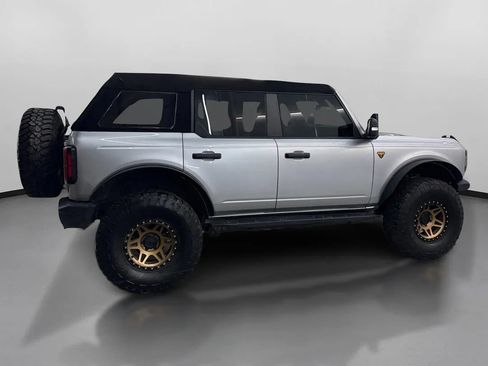 Used 2022 Ford Bronco Badlands w/ Sasquatch Package AWD/4WD image 11