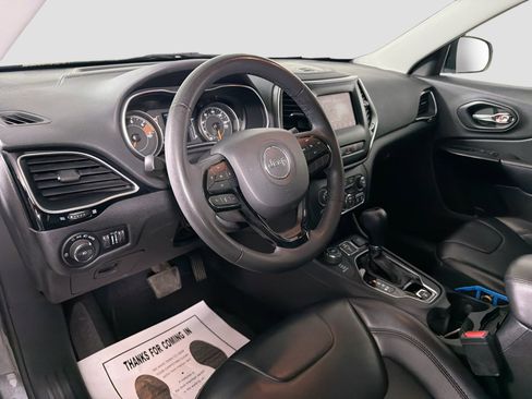 Used 2021 Jeep Cherokee Latitude Plus w/ Sun & Sound Group AWD/4WD image 10