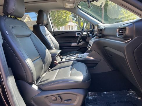 Used 2022 Ford Explorer XLT w/ Equipment Group 202A image 25