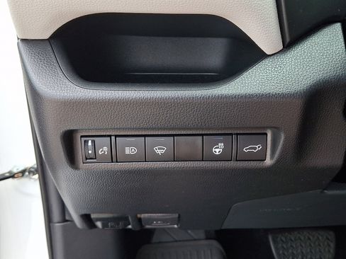 Used 2021 Toyota RAV4 XLE Premium AWD/4WD image 23