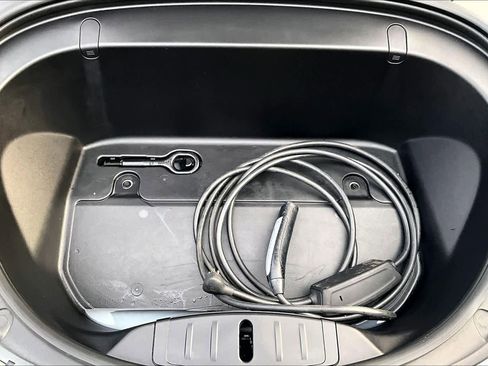 Used 2019 Tesla Model 3 Standard Range Plus image 32