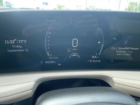 Certified 2024 Cadillac XT4 Luxury w/ Cold Weather Package FWD image 14
