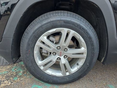 Used 2024 GMC Terrain SLE AWD/4WD image 9