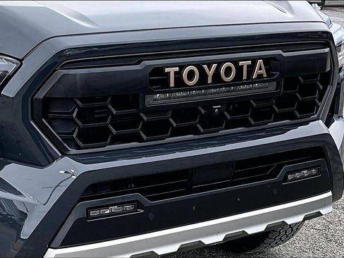 Used 2025 Toyota Tacoma 4x4 Double Cab Hybrid image 29