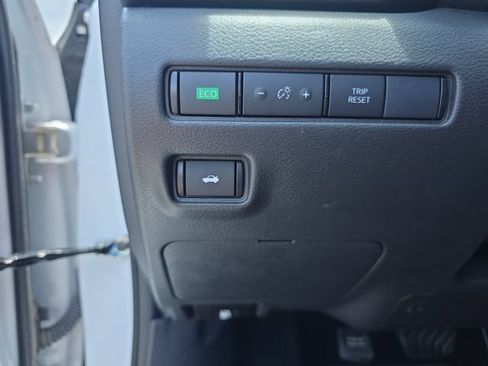 Used 2024 Nissan Sentra S FWD image 18