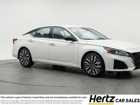 Used 2025 Nissan Altima 2.5 SV FWD image 1