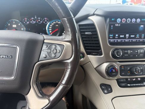Used 2018 GMC Yukon Denali w/ Denali Ultimate Package AWD/4WD image 41