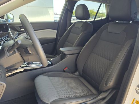 Used 2024 Chevrolet Trax LT image 13