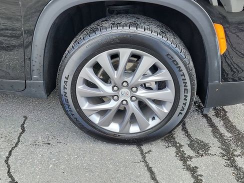 Certified 2025 Buick Enclave Preferred FWD image 8