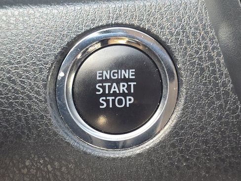 Used 2022 Toyota Camry SE w/ Convenience Package FWD image 32