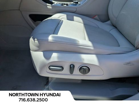 Used 2021 GMC Acadia SLT w/ Technology Package AWD/4WD image 36