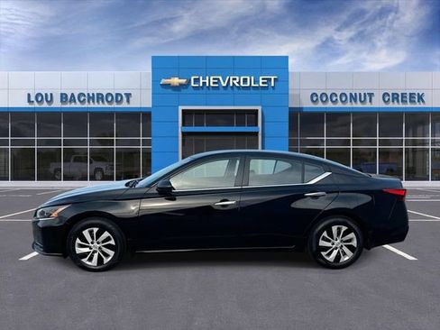 Used 2024 Nissan Altima 2.5 S FWD image 5