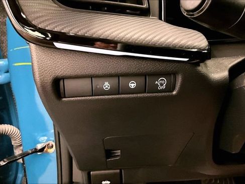 Used 2025 Nissan Kicks SR w/ SR Premium Package FWD image 38