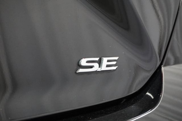 Used 2025 Toyota Camry SE FWD image 7