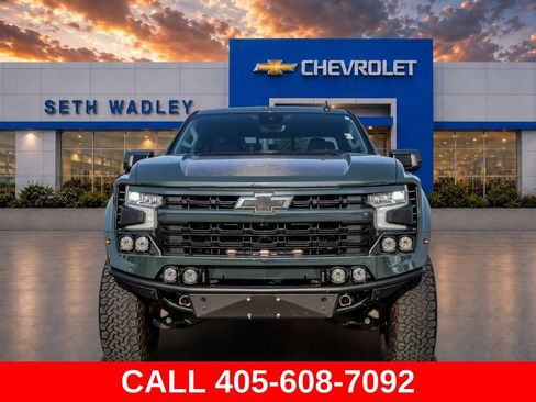 Used 2025 Chevrolet Silverado 1500 LTZ AWD/4WD image 2