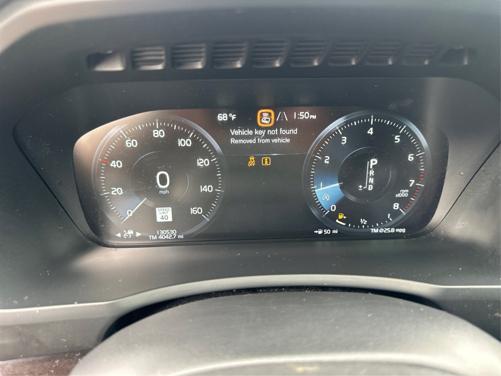 Used 2017 Volvo XC90 T6 Momentum w/ Vision Package AWD/4WD image 26