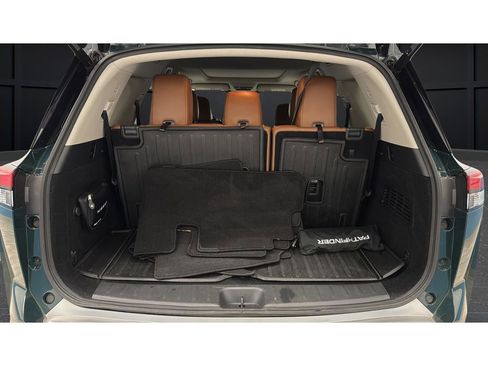 Used 2022 Nissan Pathfinder Platinum w/ Cargo Package AWD/4WD image 26