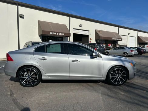 Used 2016 Volvo S60 T5 Premier w/ Convenience Package image 2