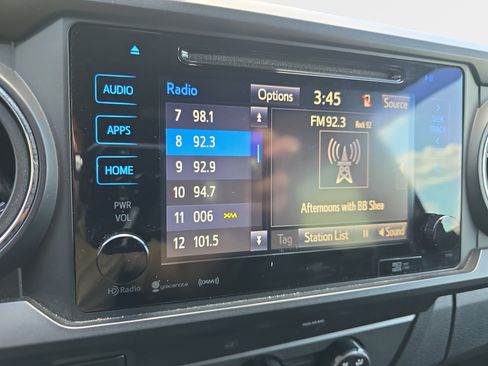 Used 2019 Toyota Tacoma TRD Sport AWD/4WD image 19