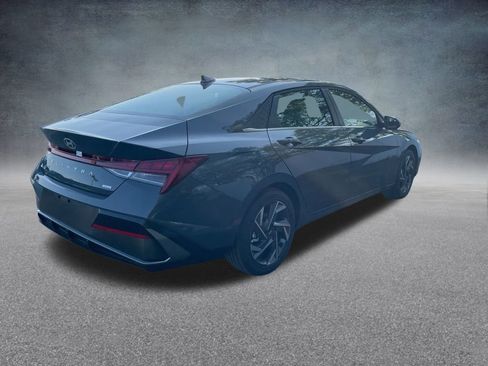 New 2025 Hyundai Elantra Limited image 31