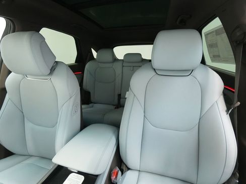 New 2026 Genesis GV70 2.5T Advanced image 14