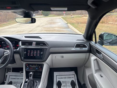 Used 2023 Volkswagen Tiguan SE R-Line image 41