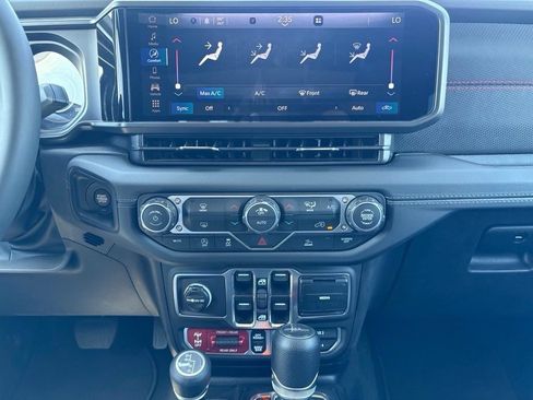 Used 2026 Jeep Gladiator Rubicon AWD/4WD image 20