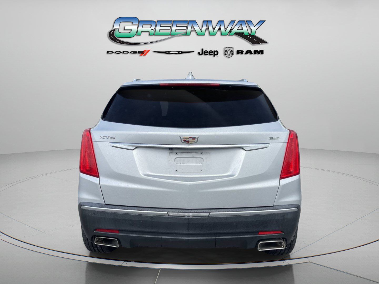 Used 2017 Cadillac XT5 Premium Luxury FWD image 3