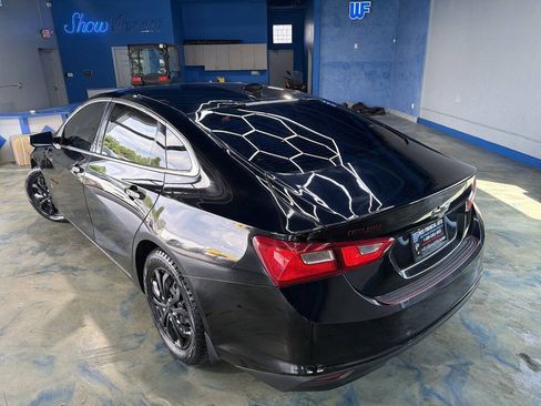 Used 2018 Chevrolet Malibu LT w/ Redline Edition FWD image 3