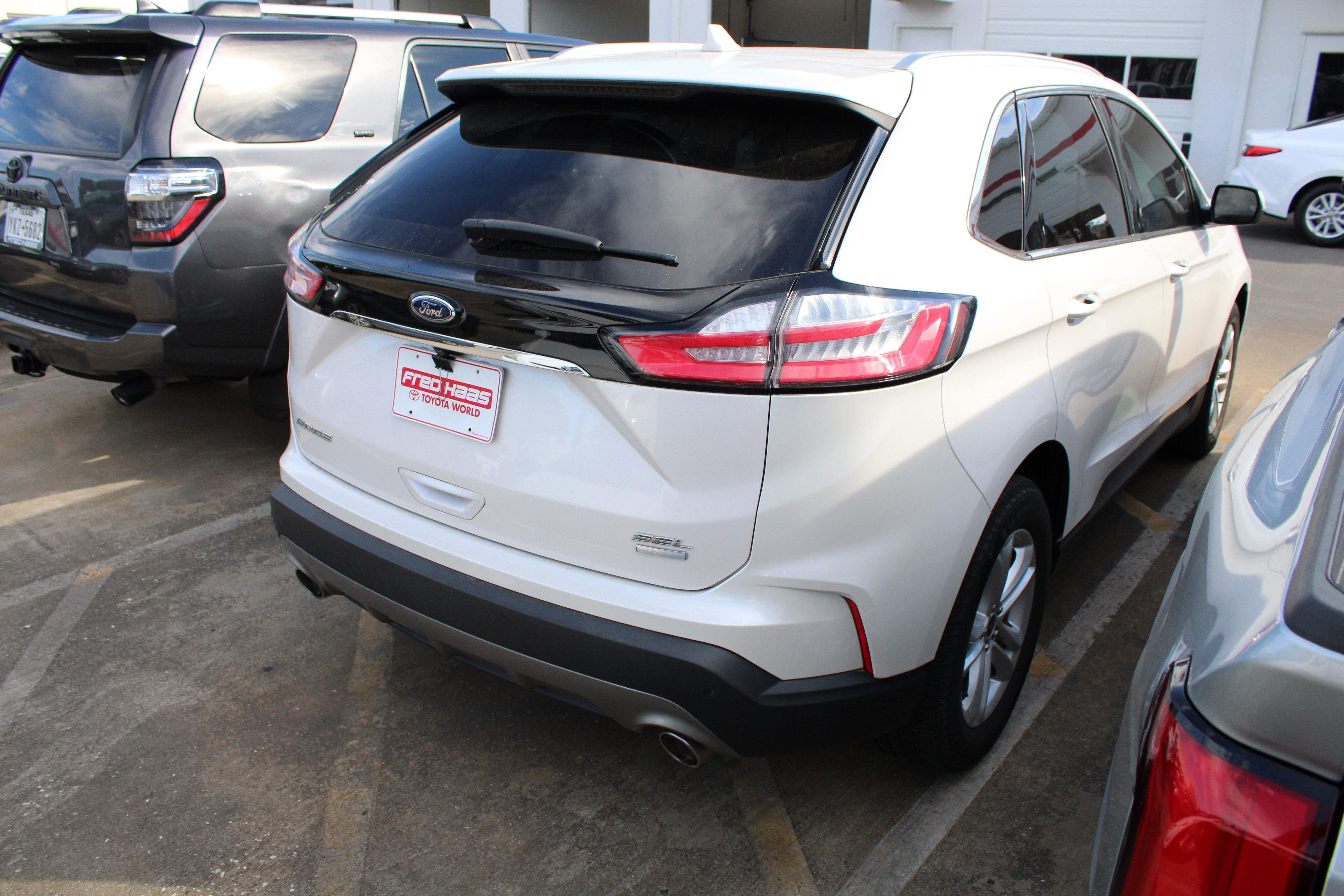 Used 2019 Ford Edge SEL w/ Equipment Group 201A FWD image 9