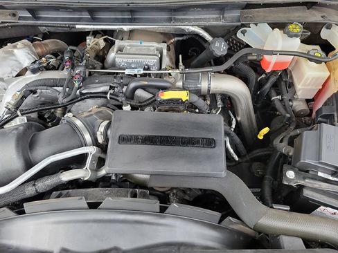 Used 2022 Chevrolet Silverado 2500 LT w/ Convenience Package AWD/4WD image 9