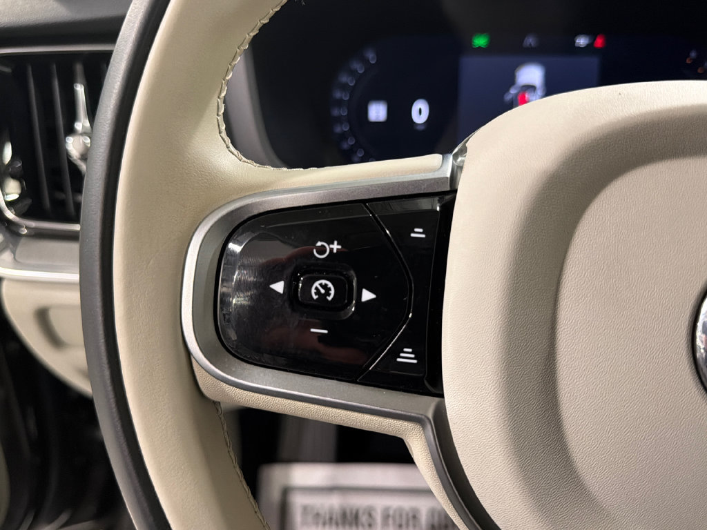 Certified 2025 Volvo V60 B5 Cross Country Plus AWD/4WD image 13