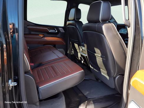 Used 2023 GMC Sierra 1500 Denali Ultimate image 11