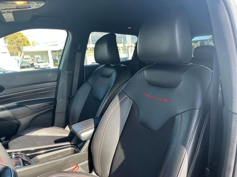 Used 2025 Jeep Compass Trailhawk AWD/4WD image 27
