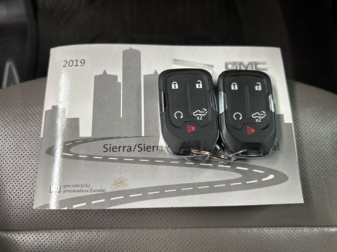 Used 2019 GMC Sierra 1500 SLT w/ SLT Premium Package image 39