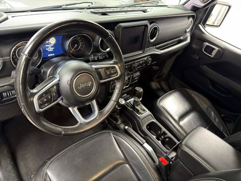 Used 2019 Jeep Wrangler Unlimited Sahara w/ Uconnect 4C Nav & Sound Group AWD/4WD image 26